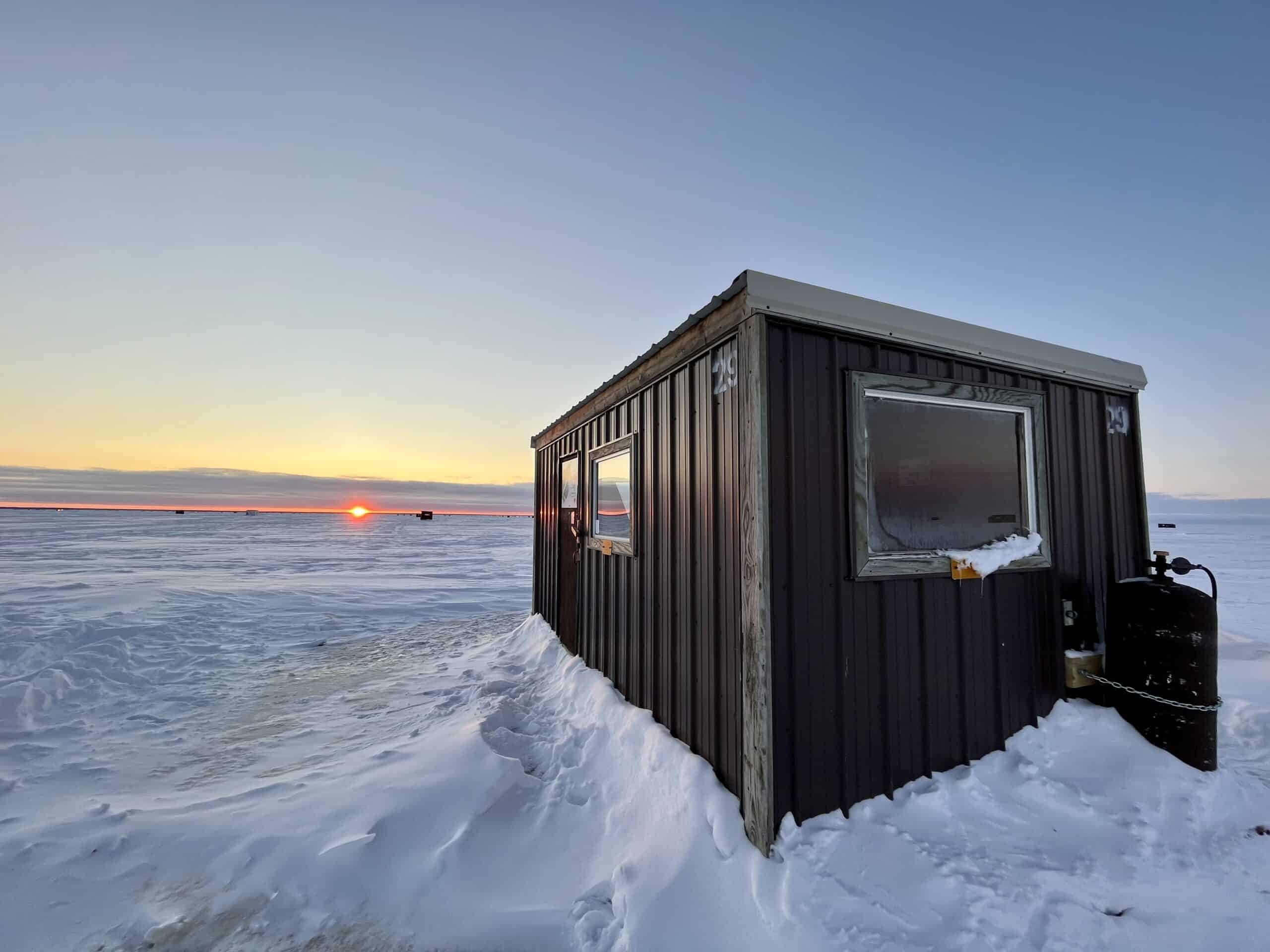 Ice Fishing Minnesota - Sportsmans Lodge - Lake of the Woods