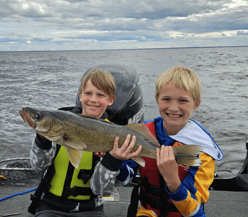 Lake of the Woods Fishing Resort - Sportsman's Lodge - Baudette, MN